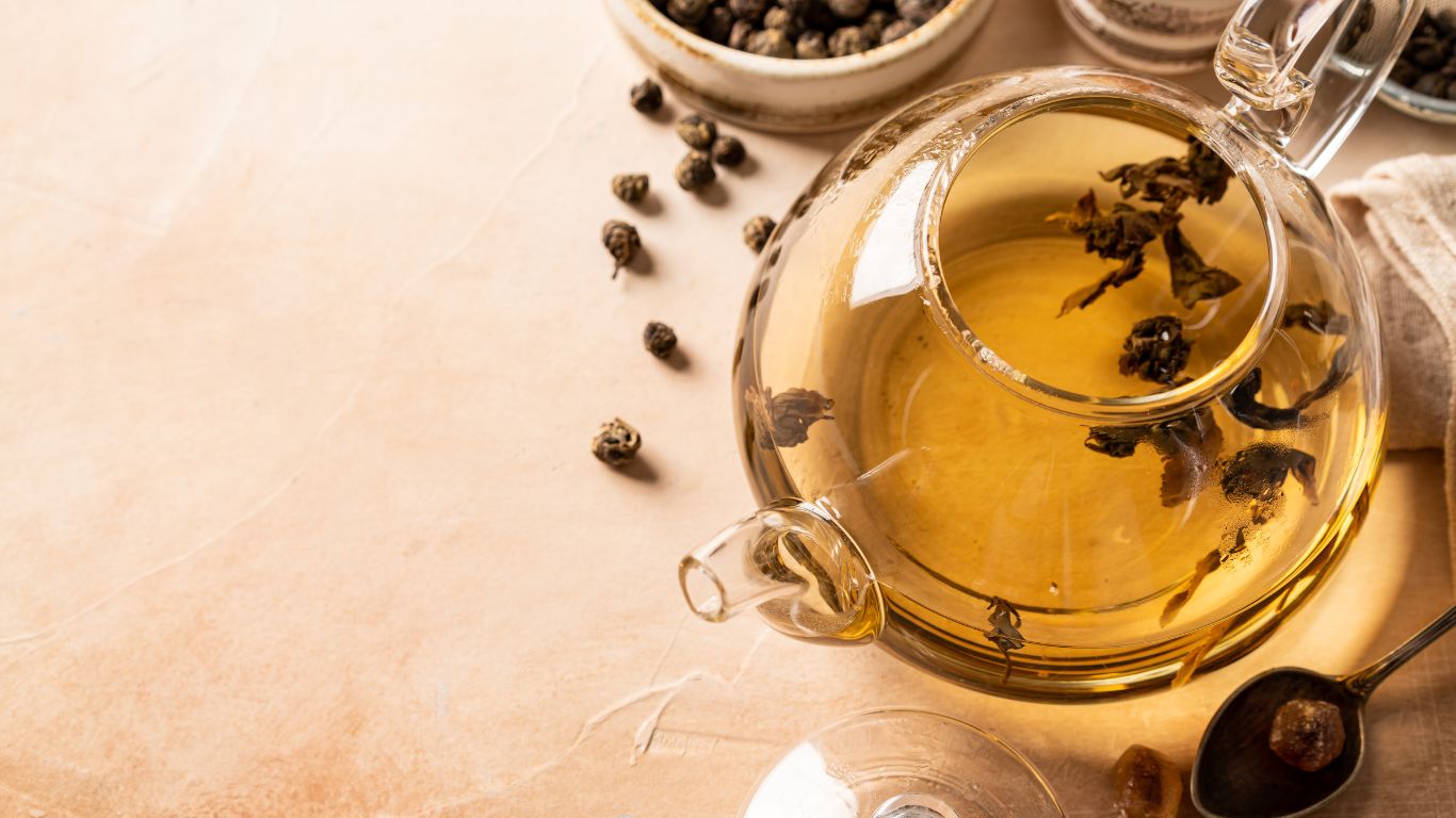 Metabolism Boost: Green Tea Extract and Oolong Tea